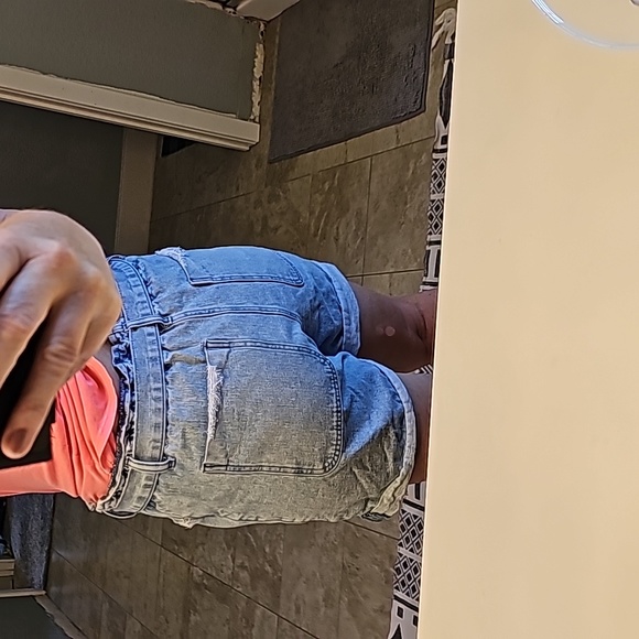 STUNNING PAPERBAG HIGHRISE DISTRESSED TIE UP JEAN SHORTS - Picture 2 of 8